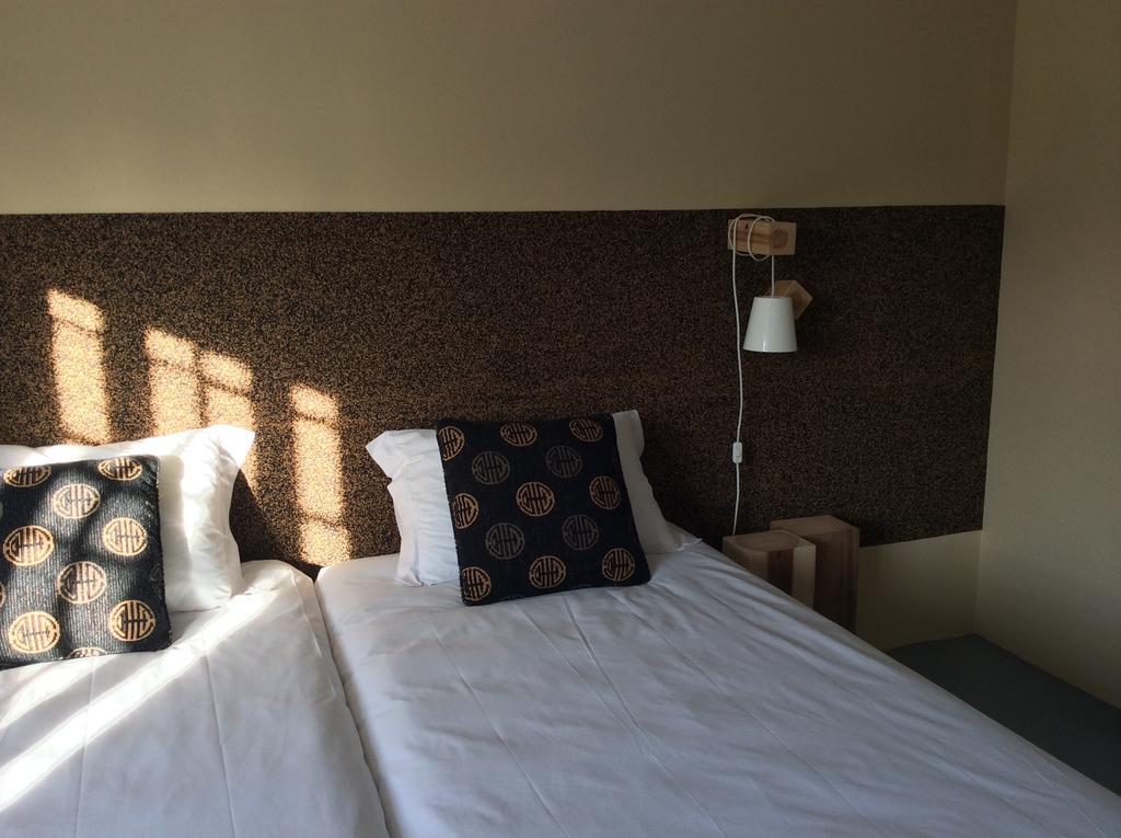 Ponta Delgada Marina Lounge Hostel الغرفة الصورة