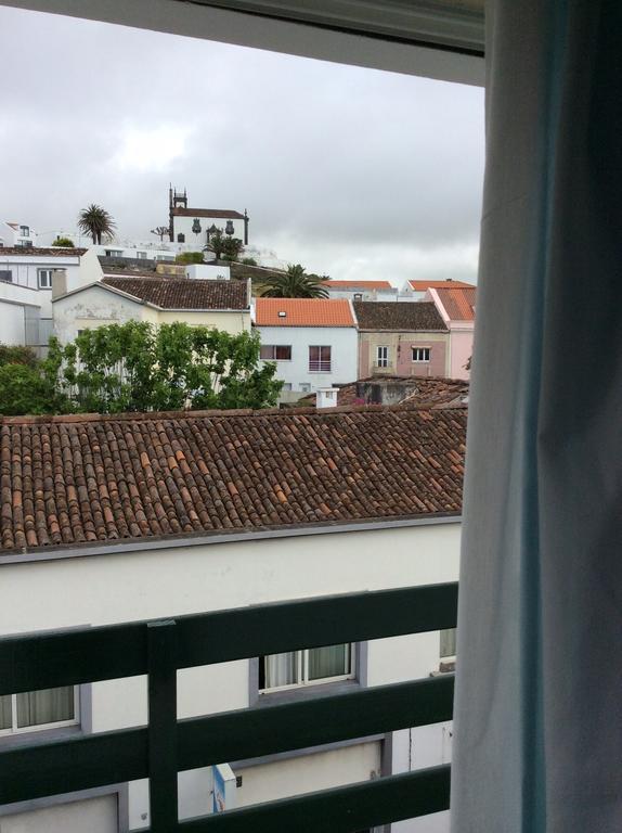 Ponta Delgada Marina Lounge Hostel الغرفة الصورة
