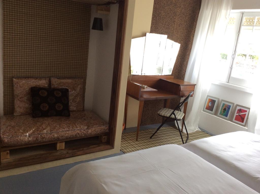 Ponta Delgada Marina Lounge Hostel الغرفة الصورة